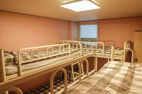 Busan Suk Bak Dot Com Guest House - Hostel