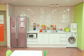 Busan Suk Bak Dot Com Guest House - Hostel