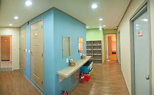 Busan Suk Bak Dot Com Guest House - Hostel