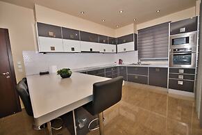 Marini Luxury Apartments and Suites