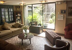 Filatelia Suites & Travel