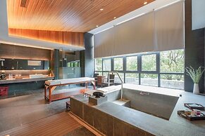 Phoenix Hotspring Resort