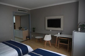 Golden Phoenix Hotel