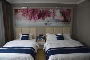 Golden Phoenix Hotel