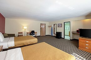 Econo Lodge Inn & Suites
