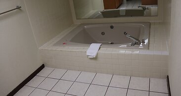 Econo Lodge Inn & Suites