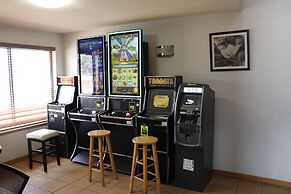 Econo Lodge Inn & Suites