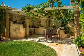 Villa Kokalis Resort