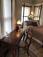 Nauvoo Grand Bed & Breakfast