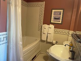 Nauvoo Grand Bed & Breakfast