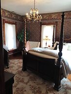 Nauvoo Grand Bed & Breakfast