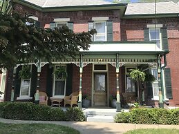 Nauvoo Grand Bed & Breakfast