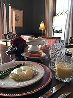 Nauvoo Grand Bed & Breakfast