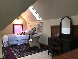 Nauvoo Grand Bed & Breakfast