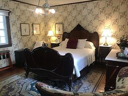 Nauvoo Grand Bed & Breakfast