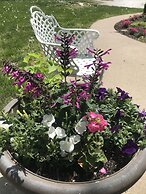 Nauvoo Grand Bed & Breakfast