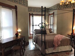 Nauvoo Grand Bed & Breakfast