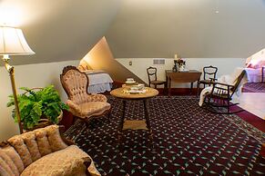 Nauvoo Grand Bed & Breakfast