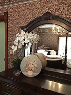 Nauvoo Grand Bed & Breakfast