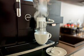 SUYTES Business Studios