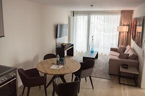 SUYTES Business Studios