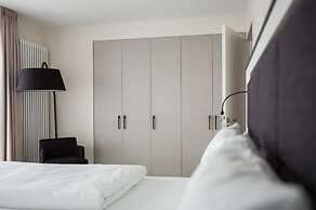 SUYTES Business Studios