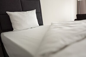 SUYTES Business Studios