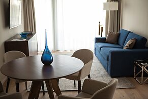 SUYTES Business Studios