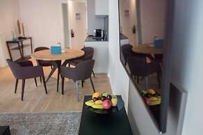 SUYTES Business Studios