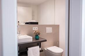 SUYTES Business Studios