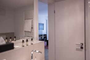 SUYTES Business Studios