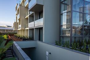 SUYTES Business Studios