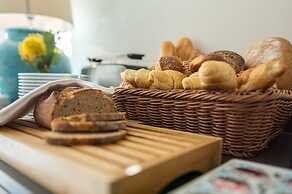 SUYTES Business Studios