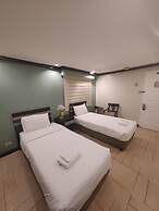 Tagaytay Country Hotel