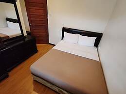 Iris House Resort & Apartment