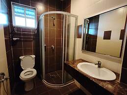 Iris House Resort & Apartment