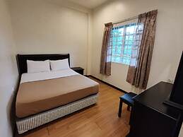 Iris House Resort & Apartment