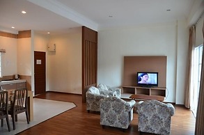 Iris House Resort & Apartment