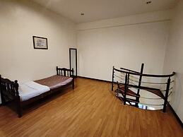 Iris House Resort & Apartment