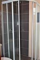 Iris House Resort & Apartment