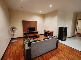 Iris House Resort & Apartment