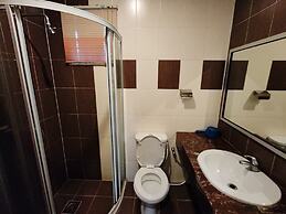 Iris House Resort & Apartment