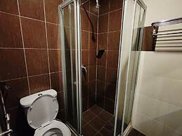 Iris House Resort & Apartment