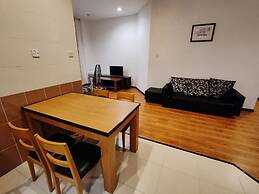 Iris House Resort & Apartment