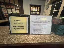 Iris House Resort & Apartment