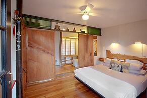 Les Artistes Inn