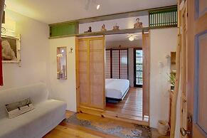 Les Artistes Inn