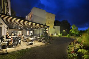 Maximilian Lifestyle Resort
