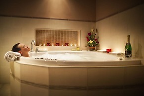 Maximilian Lifestyle Resort