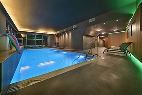 Maximilian Lifestyle Resort